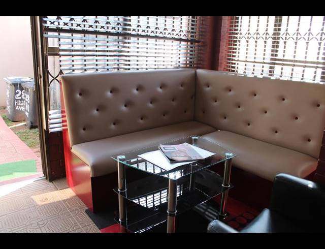 3 BEDROOM HOUSE FOR SALE IN BEZUIDENHOUT VALLEY